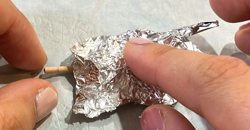 アルミホイルで海苔の模様を付ける