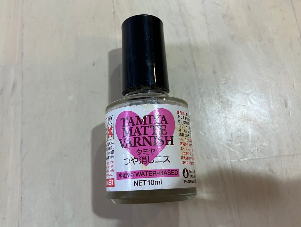 タミヤのつや消しニス