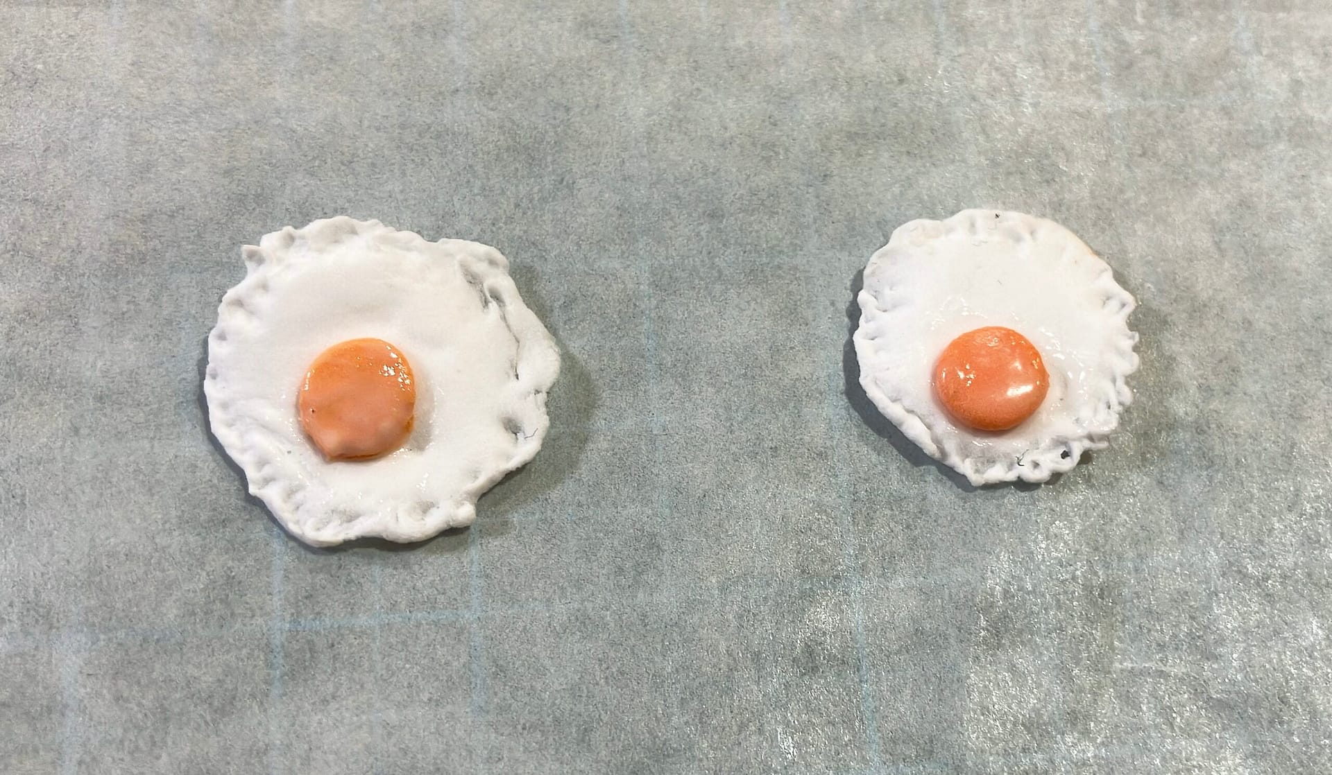 焼き色のない目玉焼きの完成写真