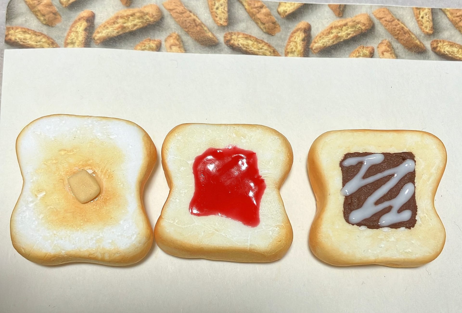 3種類の粘土で作ったトースト