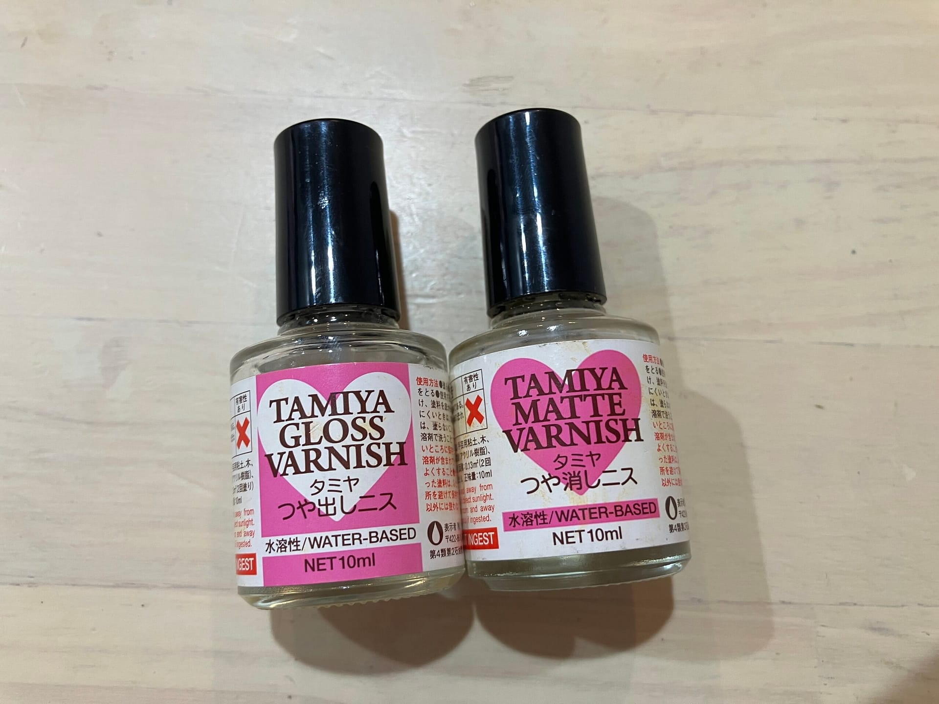 タミヤのつや出しニス